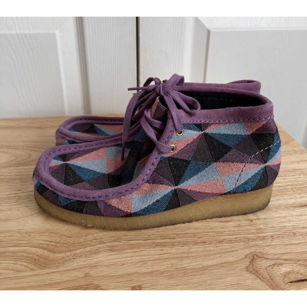 Clark’s wallabees Women’s 8 Purple Geometric Combi